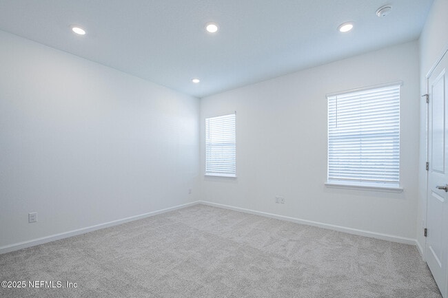 Building Photo - 259 Brandon Lks Dr