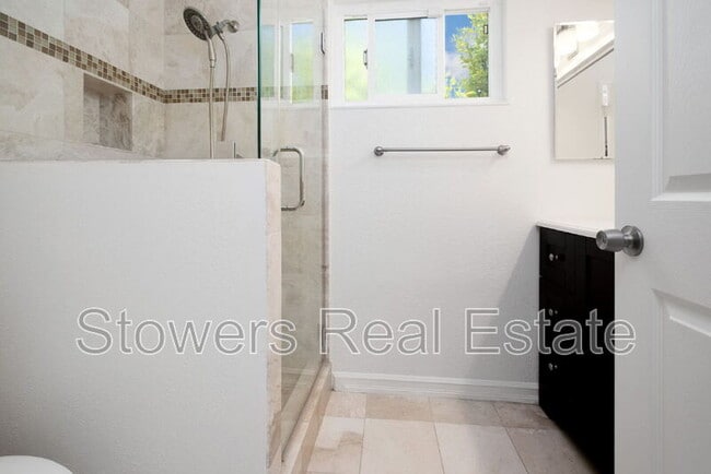 Building Photo - 4840 Coco Palm Dr
