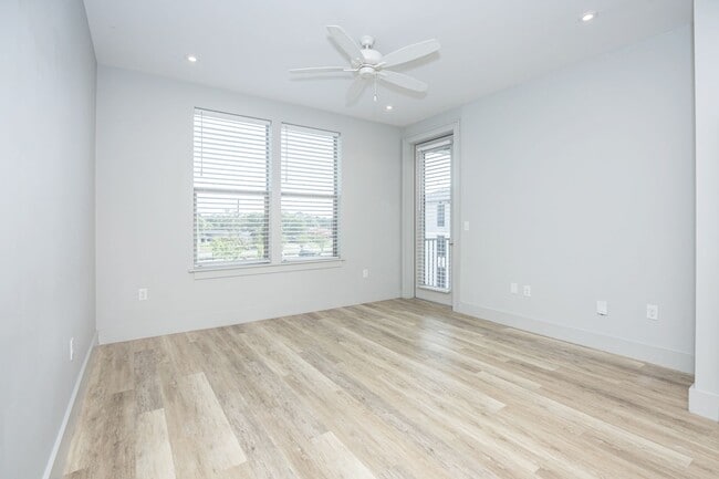 Building Photo - 2501 Bienville Blvd
