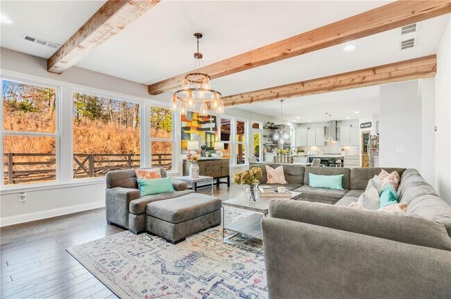 Building Photo - 1855 Kingsbury Dr