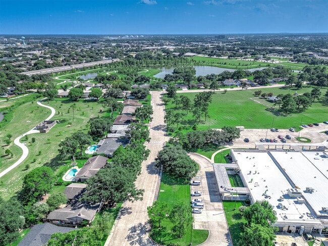 Building Photo - 1616 Redway Ln