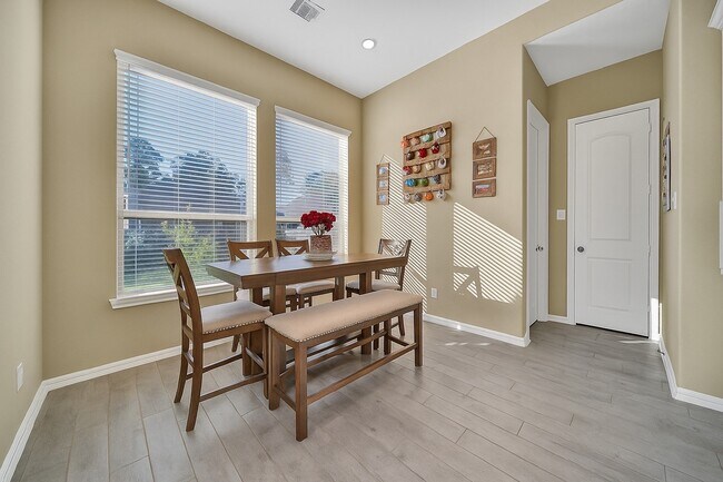 Building Photo - 120 Buckeye Dr