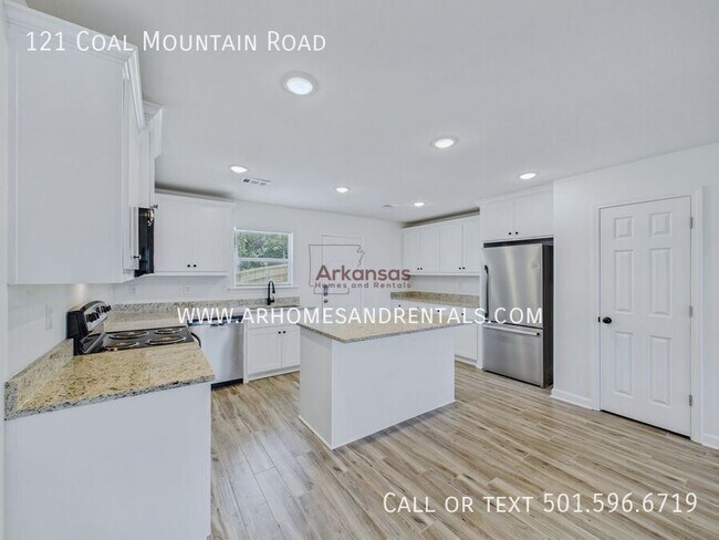 Building Photo - 209 Round Mountain Rd