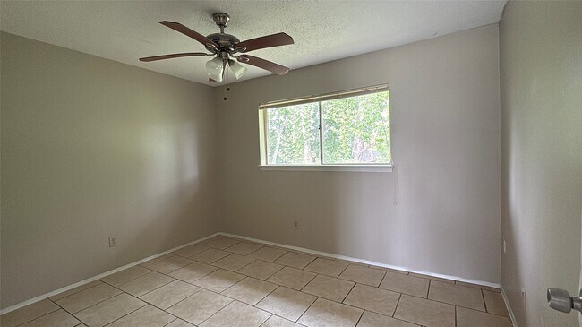 Building Photo - 3021 Sycamore Ave