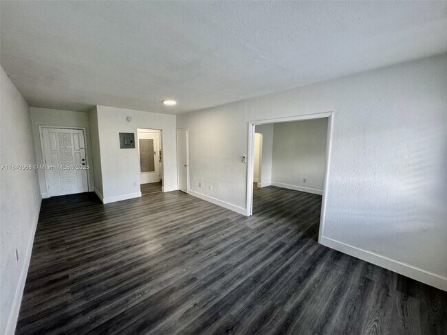 Building Photo - 218 Santillane Ave