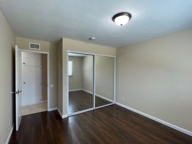 Building Photo - Stunning 4+2 West Hills Home Completely Redone!