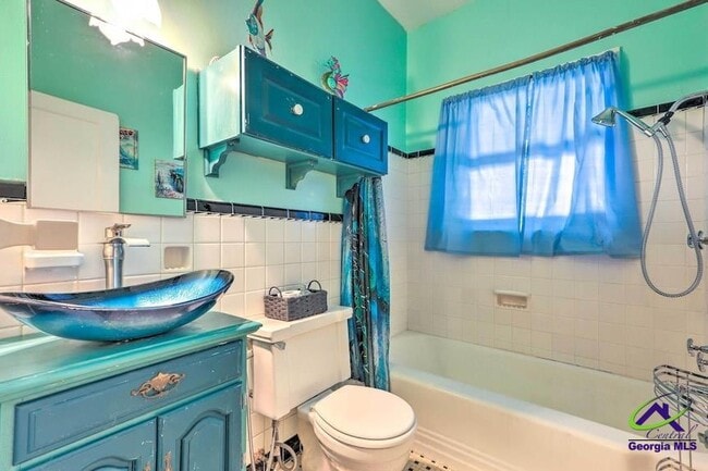 Building Photo - 422 Forrest Dr