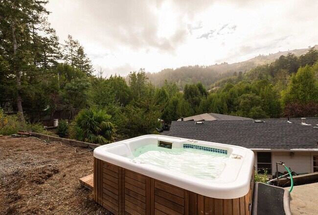 Building Photo - 30 Barranca Rd