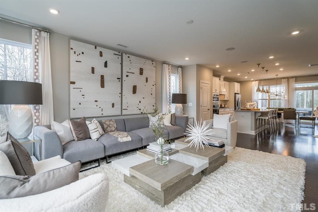 Building Photo - 2806 Austin Fls Sta