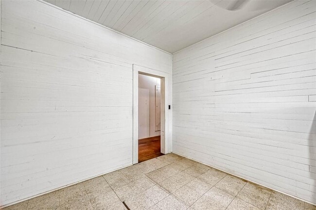 Building Photo - 6143 Kamas Ln