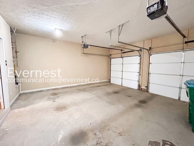 Building Photo - 729 Mountain Laurel Dr