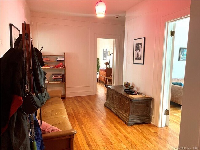 Building Photo - 468 Whitney Ave