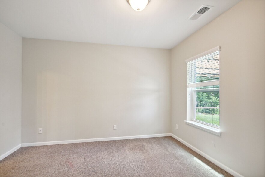 Building Photo - 2169 Grist Mill Dr SW