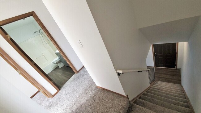 Building Photo - 412 N 18th Ave