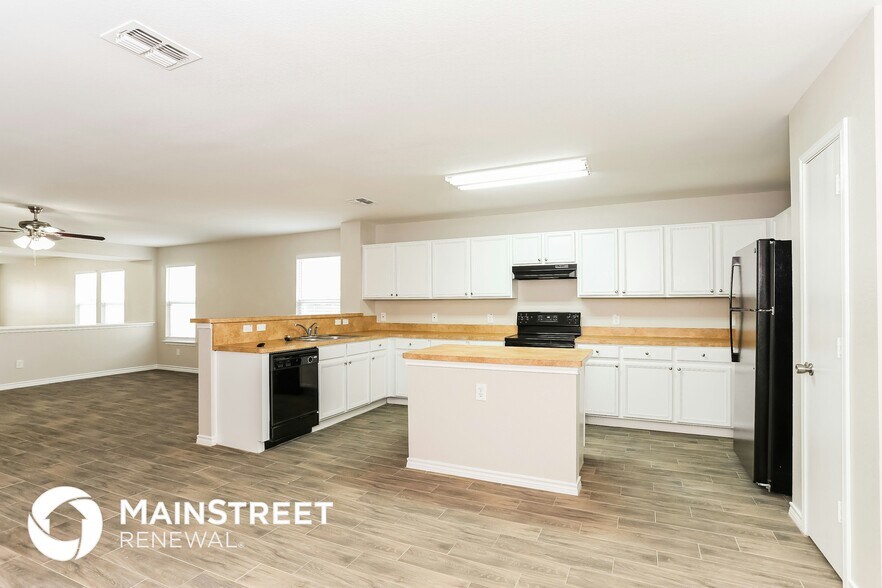 Building Photo - 6160 Balcony Ln