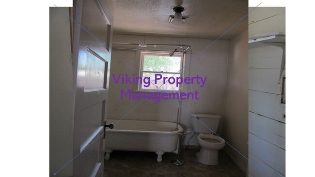 Building Photo - 156 SW 3rd St