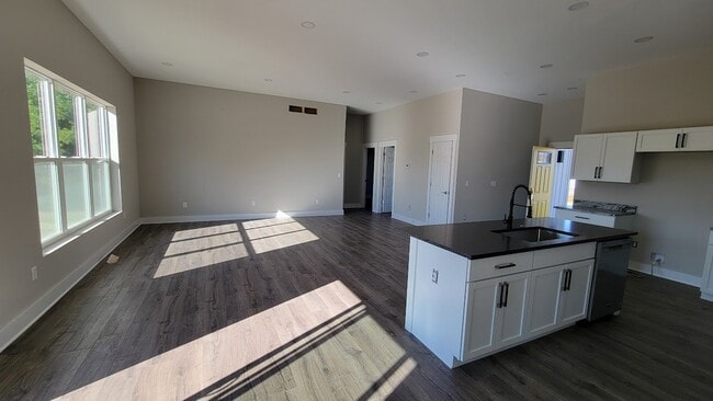 Building Photo - 405 Sugar Maple Ln