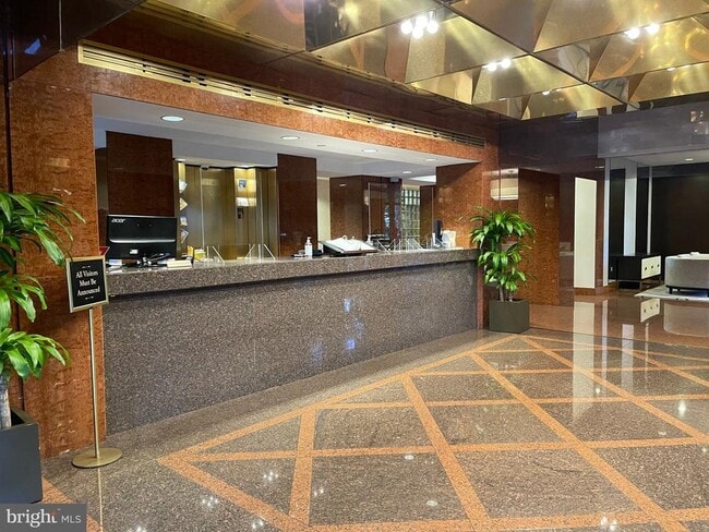 Building Photo - 1530 Key Blvd