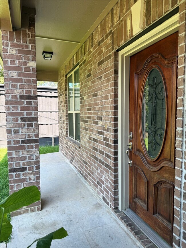 Building Photo - 1555 Primrose St
