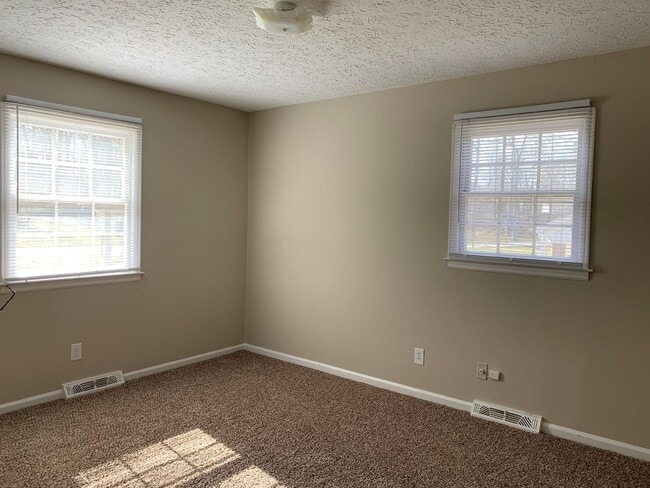 Building Photo - Split Level House in Campbell County School District