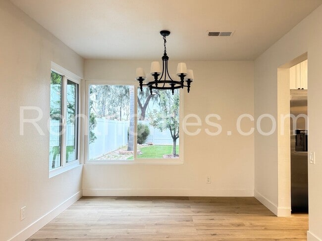 Building Photo - 9342 Twin Mountain Cir