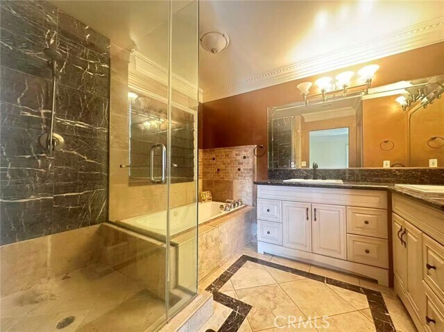 Building Photo - 928 S Bon View Ave