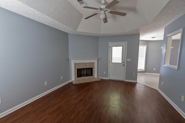 Building Photo - 6725 Taylor Ridge Rd