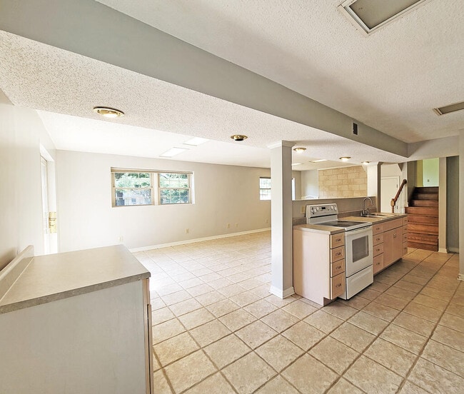 Building Photo - 133 Glenrochie Dr
