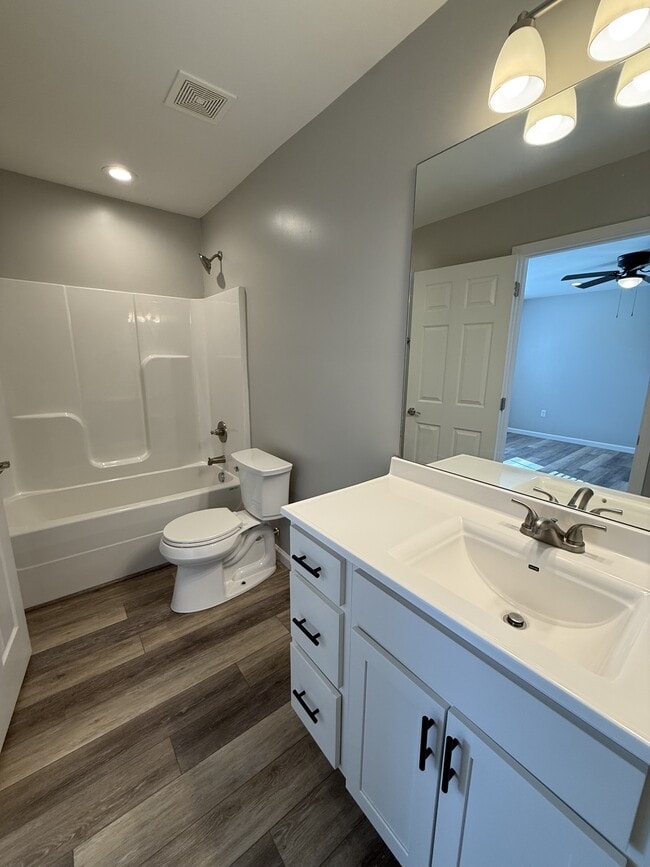 Building Photo - 234 Longwood Ln.