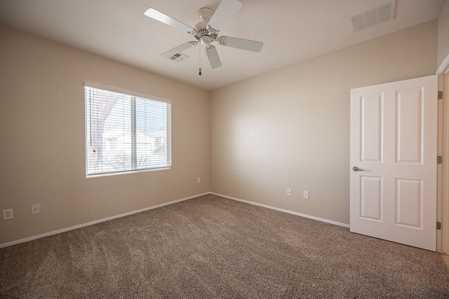 Building Photo - Beautiful single story home (55+). 3 Bed 2...