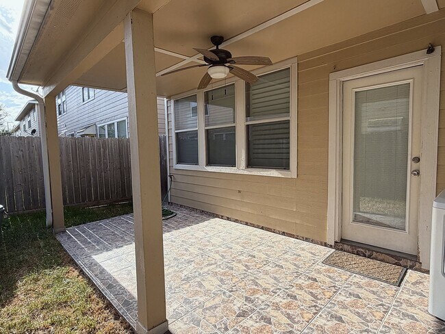 Building Photo - 16619 Newglen Ln