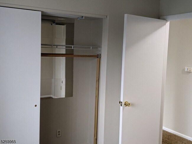 Building Photo - 5113 Ravens Crest Dr