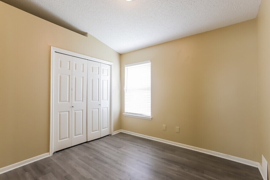 Building Photo - 7706 Ellis Dr