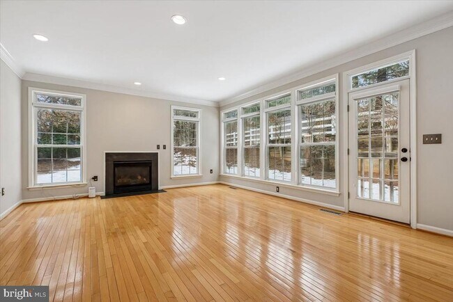 Building Photo - 3 Big Oak Ct