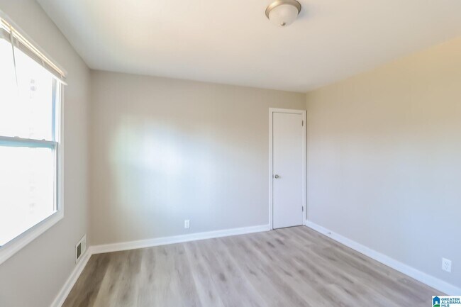 Building Photo - 145 Gurley Ln
