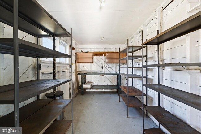 Building Photo - 700 N Mansfield St