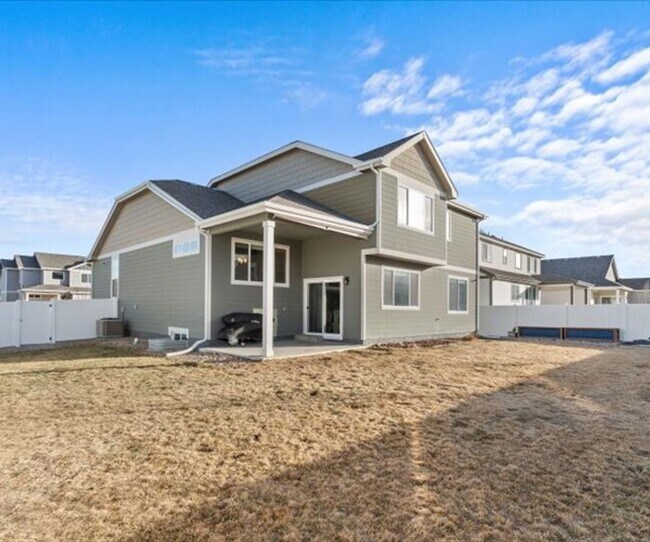 Building Photo - Modern 4-Bedroom Home in Desirable Promontory Neighborhood - Pet Friendly