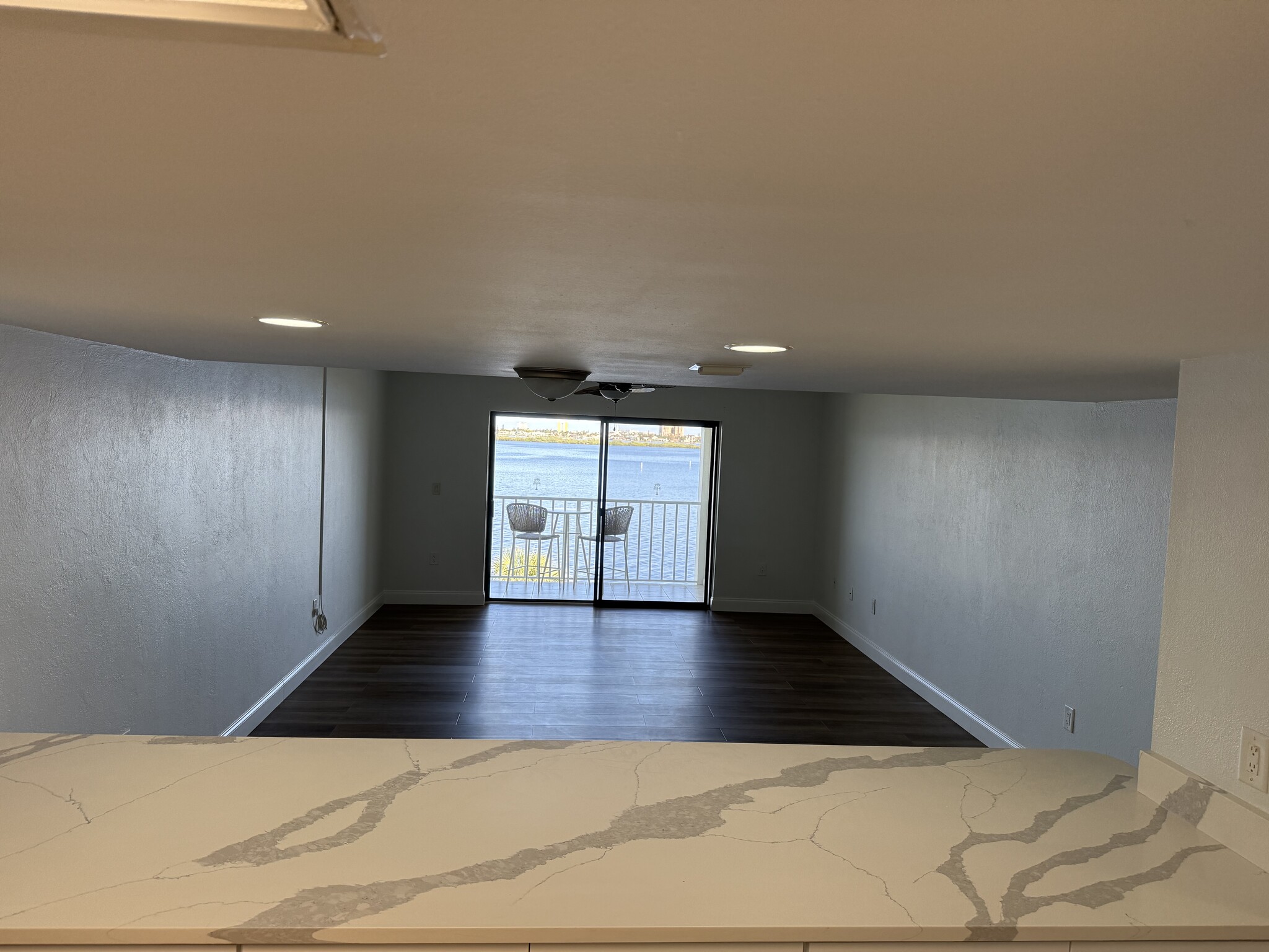 Building Photo - 3131 S Ridgewood Ave