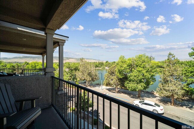 Building Photo - 2490 Eastshore Pl