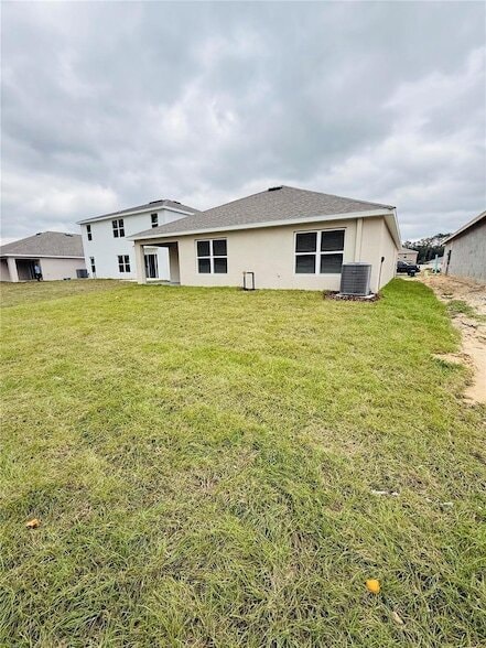 Building Photo - 2924 NE 20th Ter