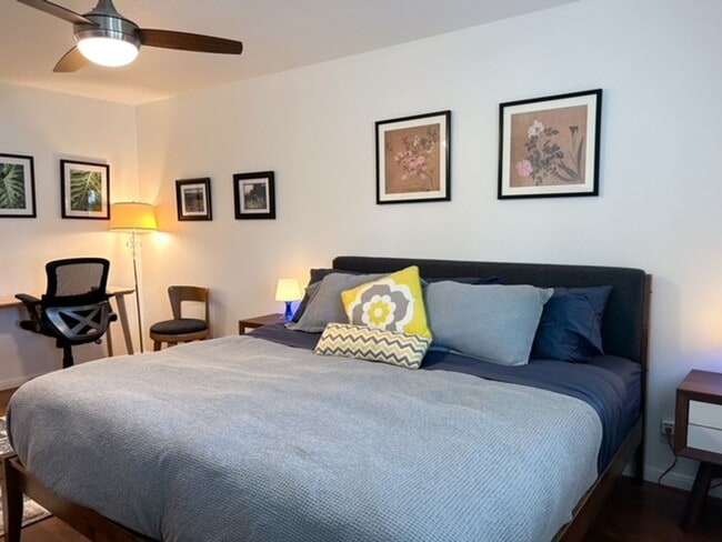 Building Photo - 3674S - Hollywood Beach Hideaway
