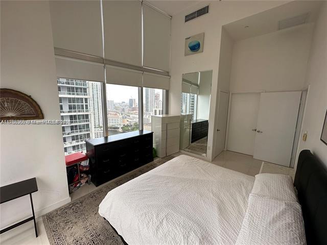Building Photo - 475 Brickell Ave