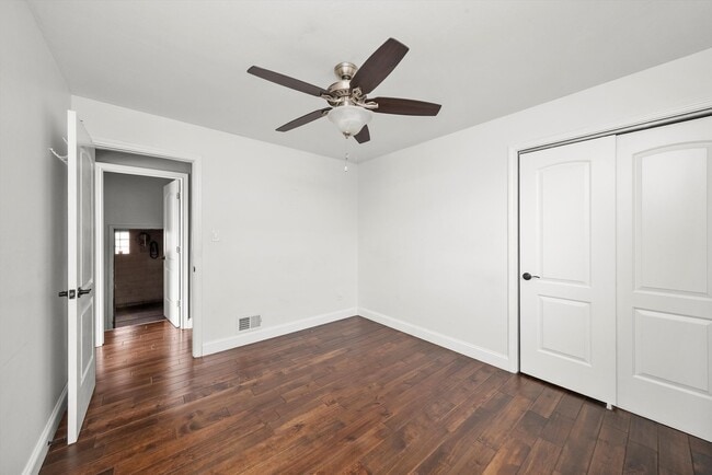 Building Photo - 4223 W 82nd St