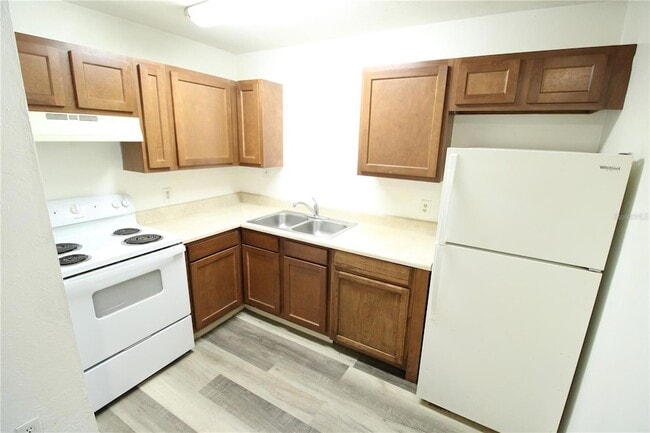 Building Photo - 5736 NW 25th Terrace