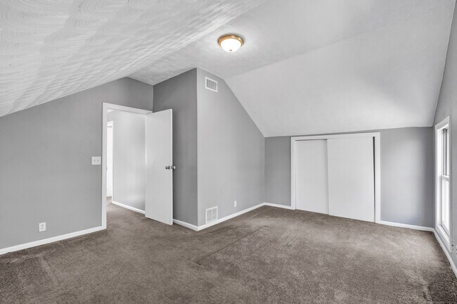 Building Photo - 10 Cemetery Ave