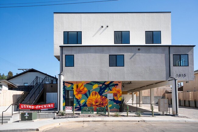 Building Photo - LIV @ Siesta