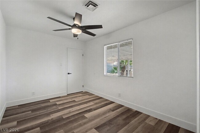 Building Photo - 1319 S Lindell Rd