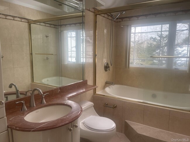 Building Photo - 314 Main St