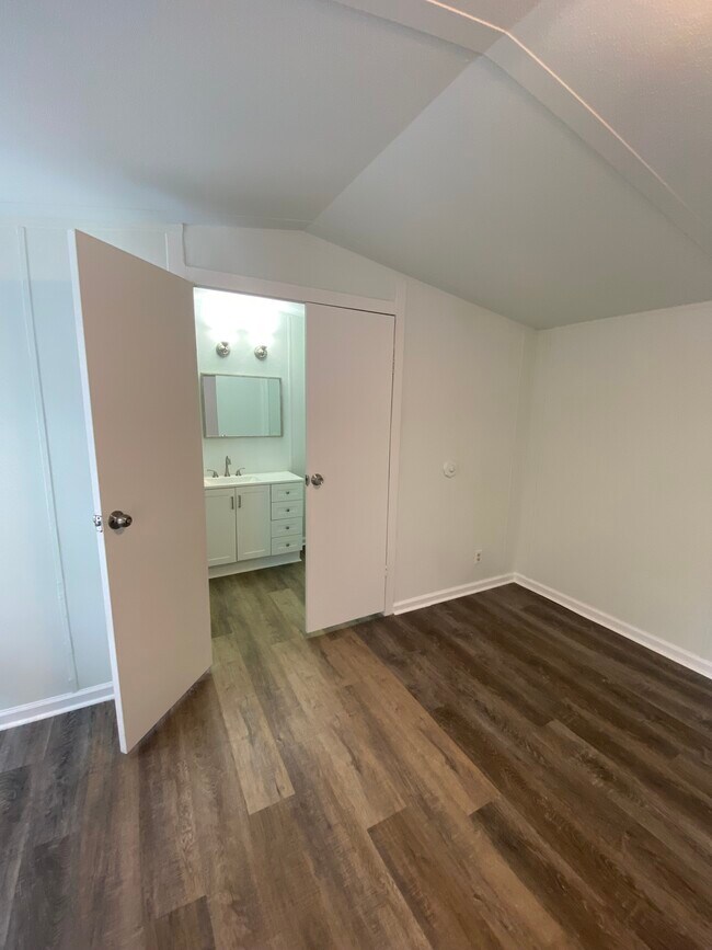 Building Photo - 442 Ranch Rd