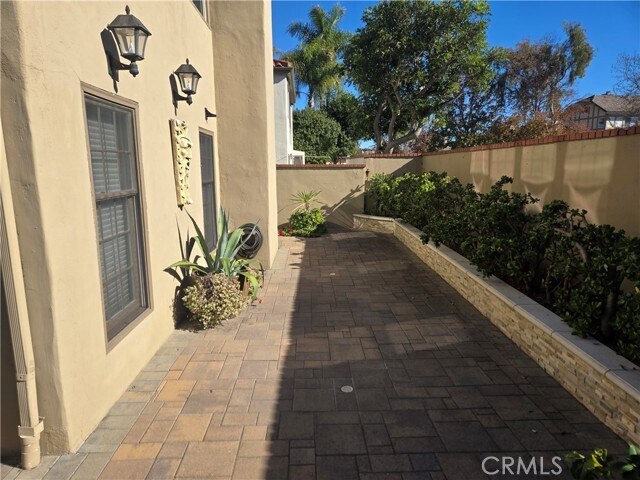 Building Photo - 5704 Miguel Way